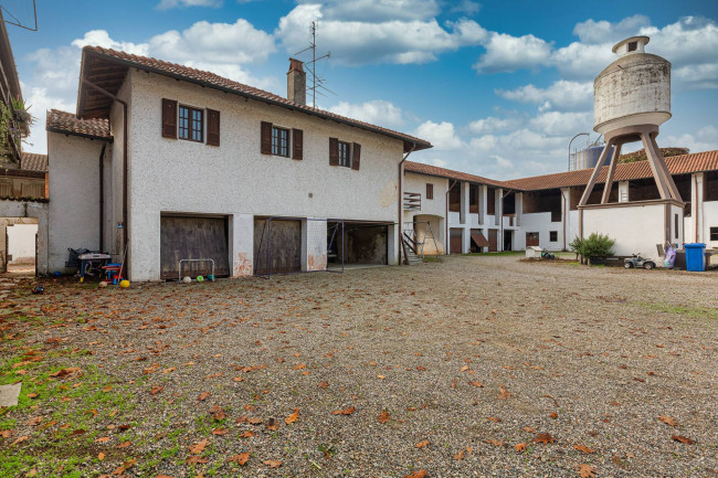 fabbricato in vendita a Castano Primo