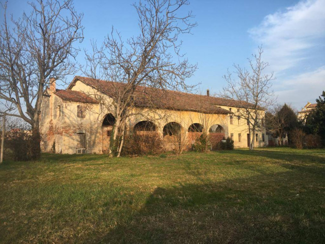 Rustico in vendita a Padova