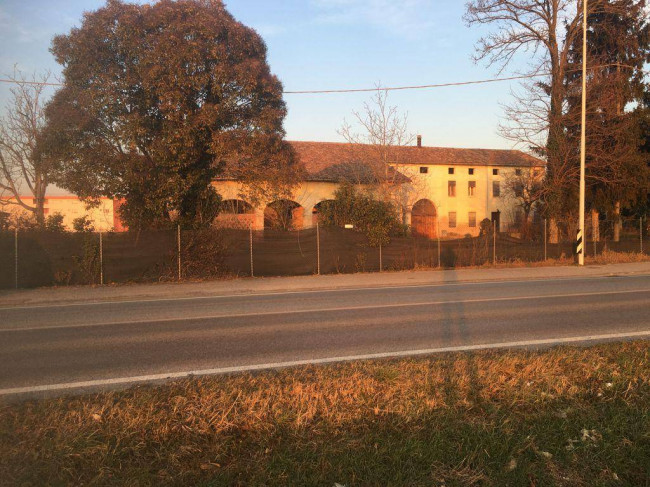 Rustico in vendita a Padova