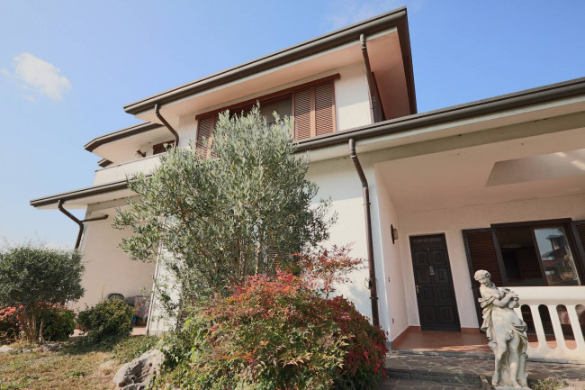 Villa in vendita a Arconate
