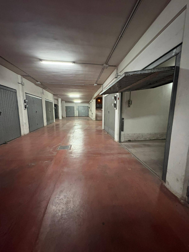 Box o garage in vendita a Taranto