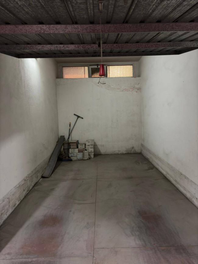 Box o garage in vendita a Taranto