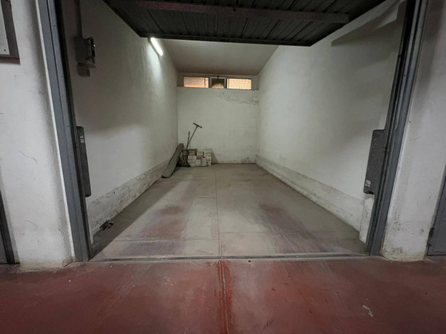 Box o garage in vendita a Taranto