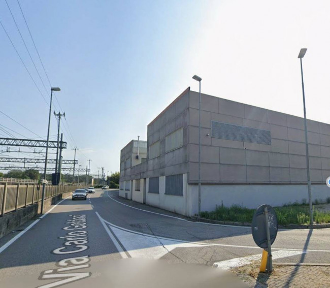 CAPANNONE/UFFICIO in affitto a Padova