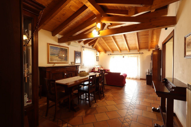 Villa in vendita a Arconate