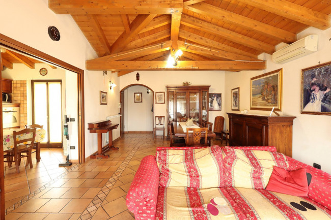 Villa in vendita a Arconate