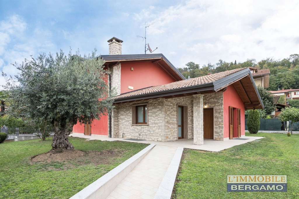 Villa in vendita a Mozzo (BG)