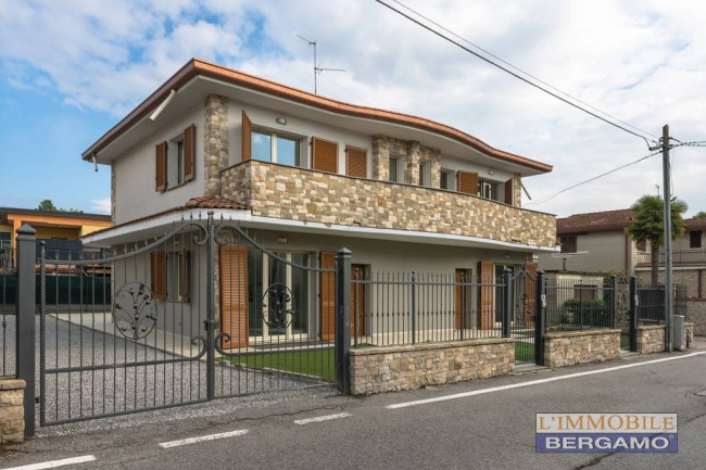 Villa in vendita a Brembate (BG)