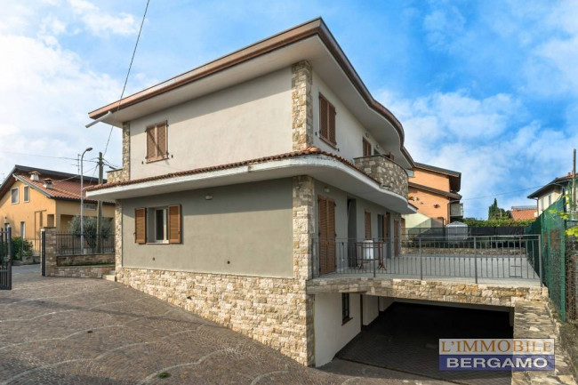 Villa in vendita a Brembate (BG)