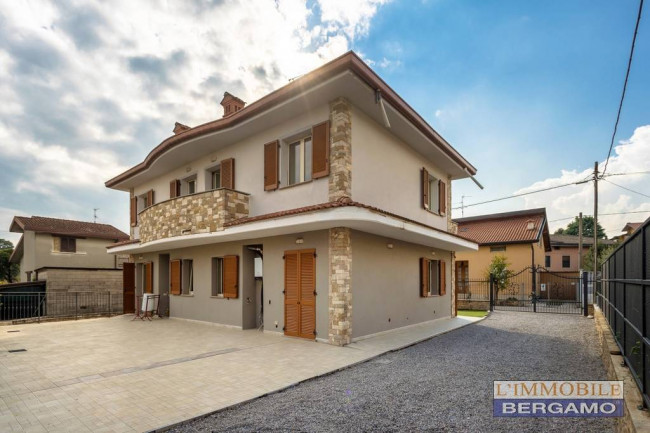 Villa in vendita a Brembate (BG)