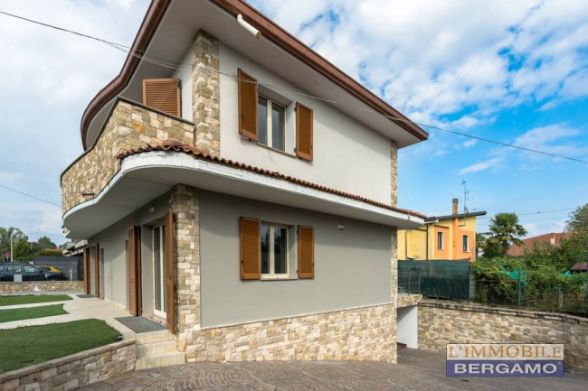 Villa in vendita a Brembate (BG)