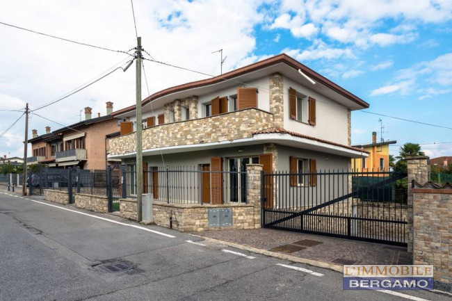 Villa in vendita a Brembate (BG)