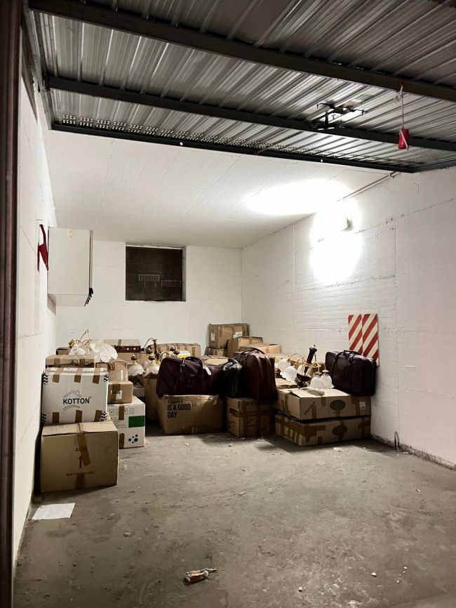 Box o garage in vendita a Savona