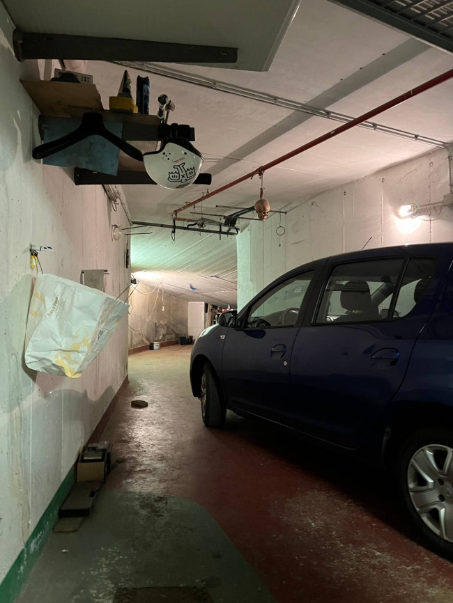 Box o garage in vendita a Savona