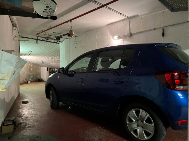 Box o garage in vendita a Savona