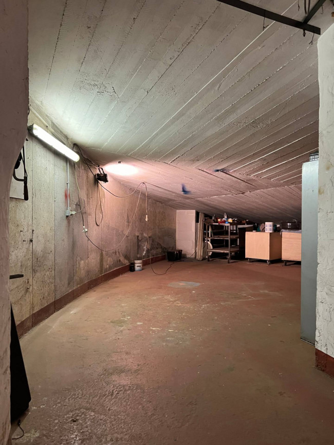 Box o garage in vendita a Savona