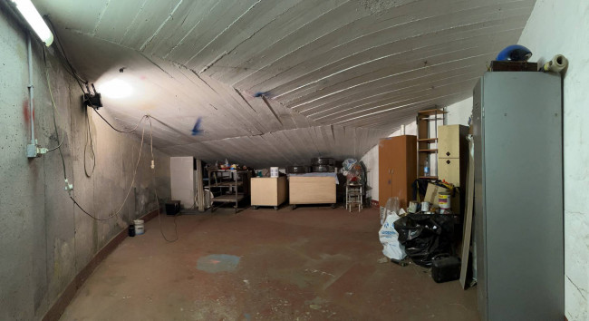 Box o garage in vendita a Savona