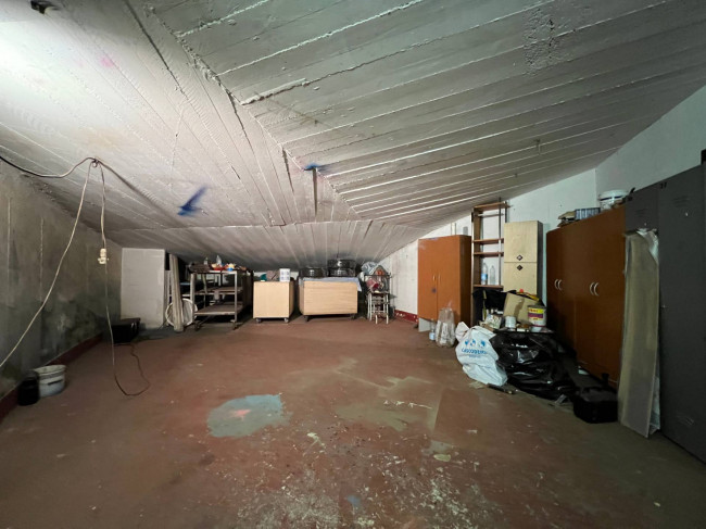 Box o garage in vendita a Savona