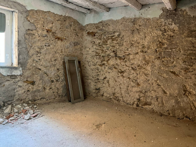 Rustico in vendita a Vezzi Portio