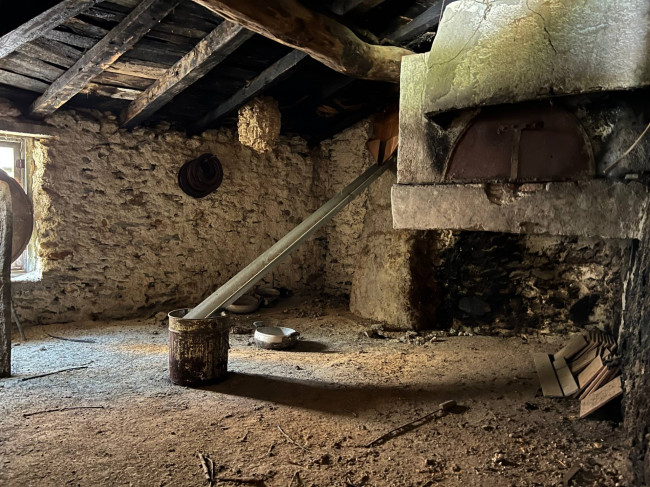 Rustico in vendita a Vezzi Portio