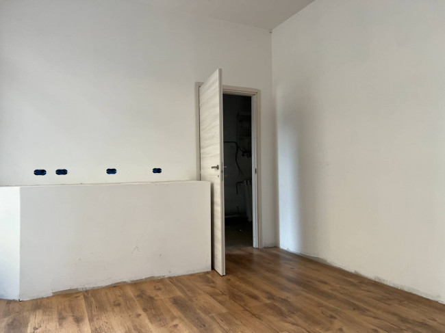 Magazzino in vendita a Savona