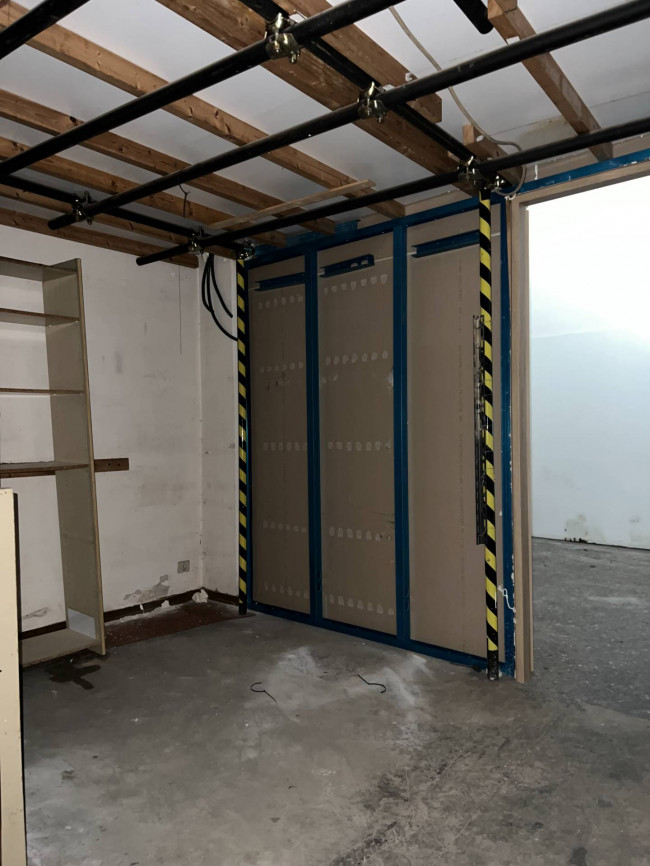 Magazzino in vendita a Savona