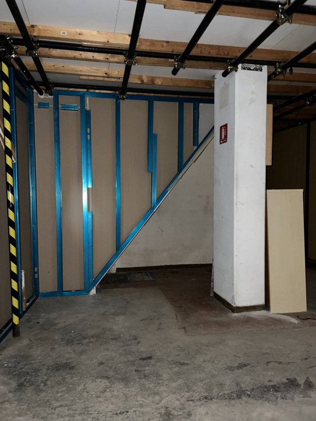 Magazzino in vendita a Savona