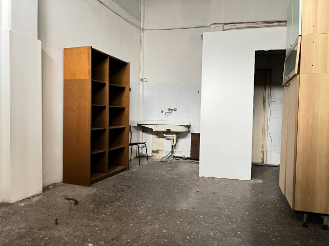 Magazzino in vendita a Savona