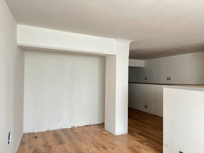 Magazzino in vendita a Savona