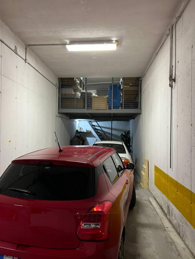 Box o garage in vendita a Savona