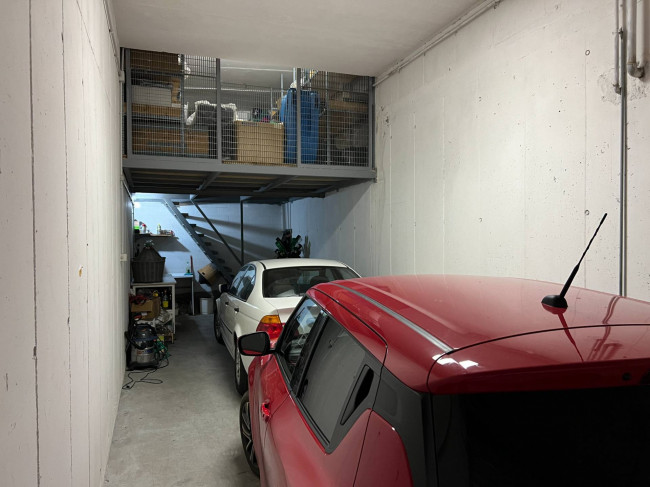 Box o garage in vendita a Savona