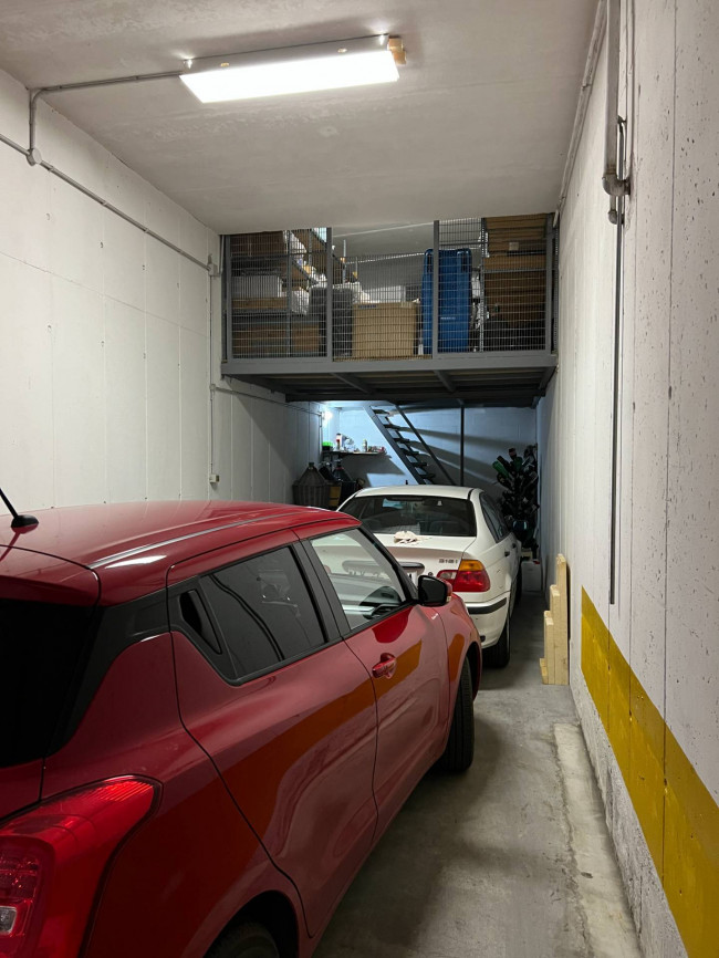 Box o garage in vendita a Savona