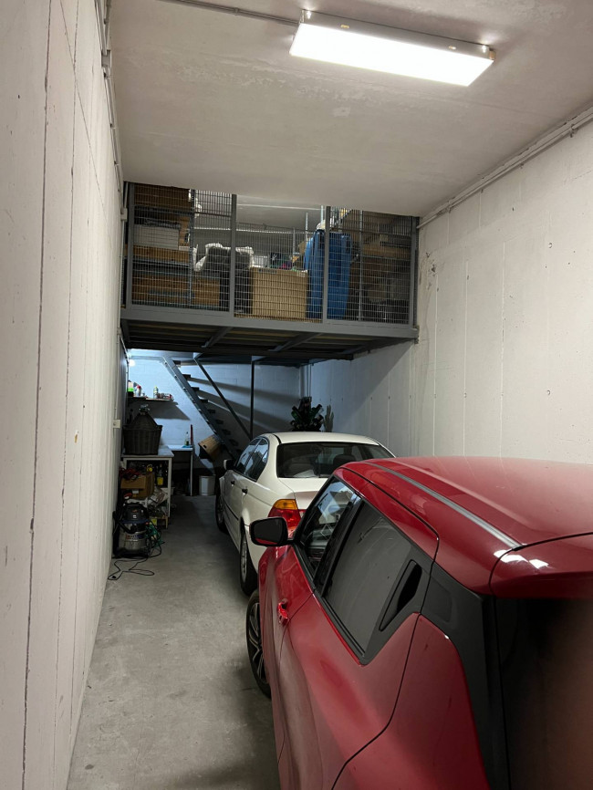 Box o garage in vendita a Savona