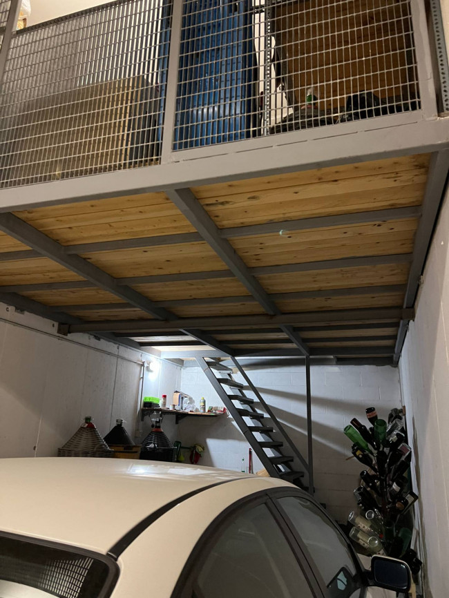 Box o garage in vendita a Savona