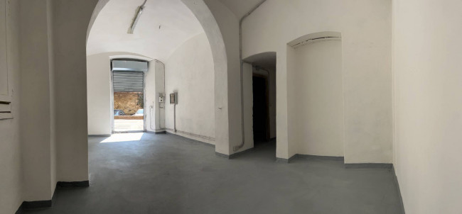 Magazzino in affitto a Savona