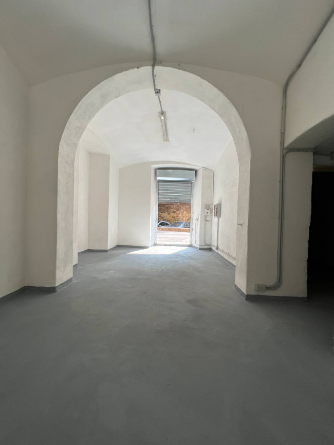Magazzino in affitto a Savona
