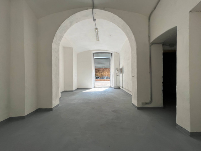 Magazzino in affitto a Savona