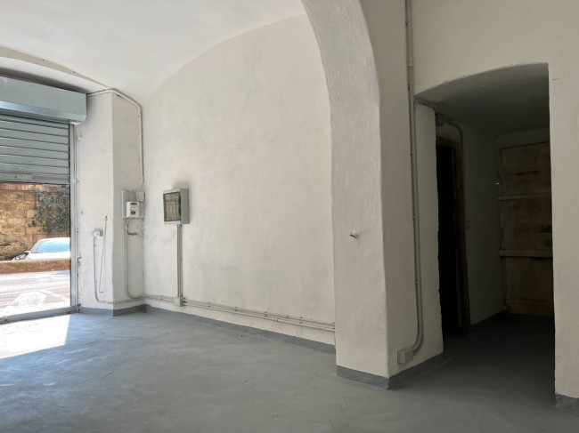 Magazzino in affitto a Savona