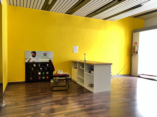 Locale commerciale in affitto a Savona