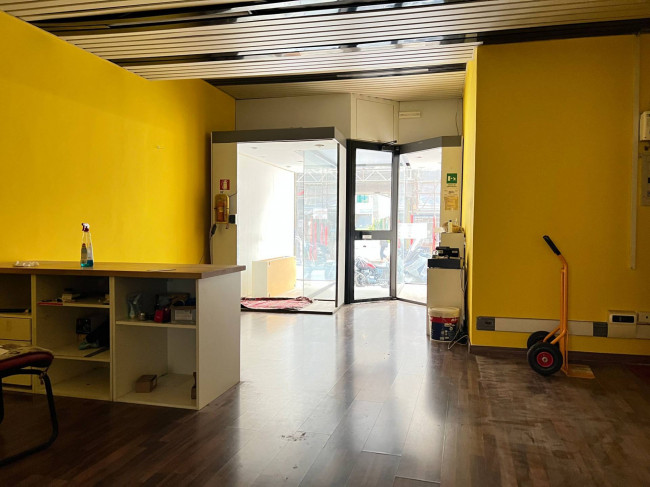 Locale commerciale in affitto a Savona