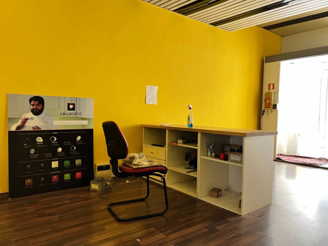 Locale commerciale in affitto a Savona