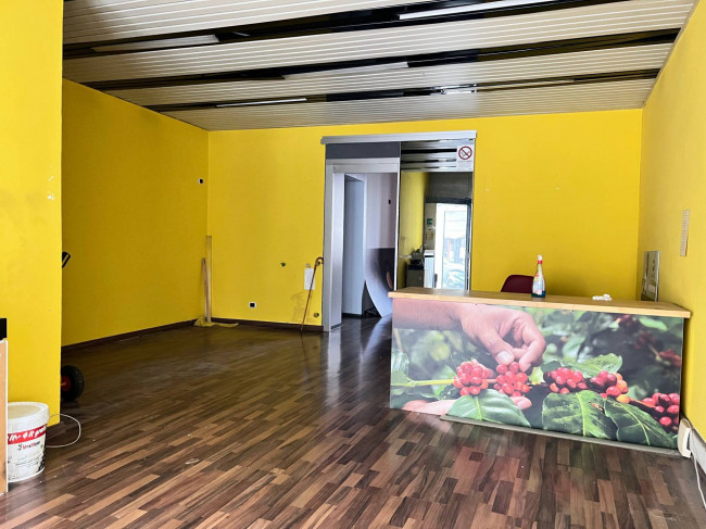 Locale commerciale in affitto a Savona