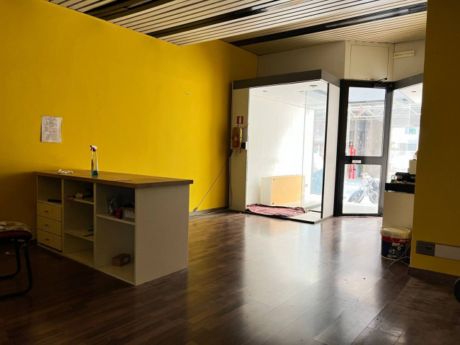 Locale commerciale in affitto a Savona