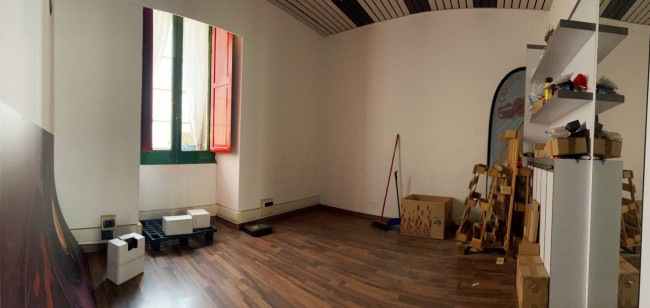 Locale commerciale in affitto a Savona