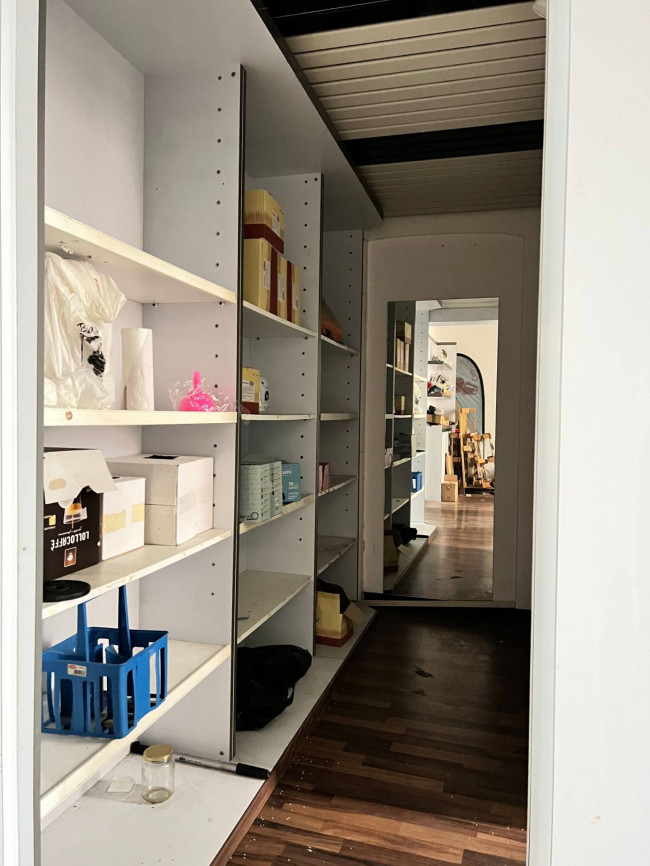 Locale commerciale in affitto a Savona