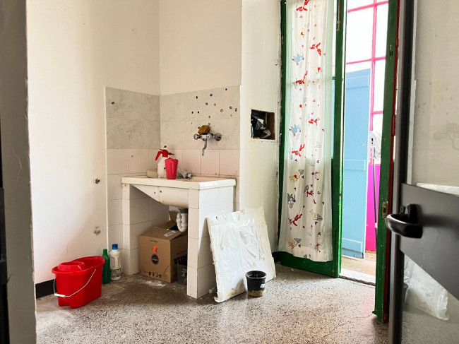 Locale commerciale in affitto a Savona
