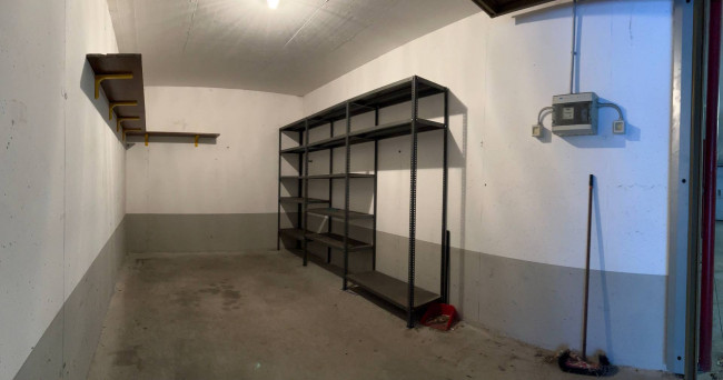 Box o garage in vendita a Savona