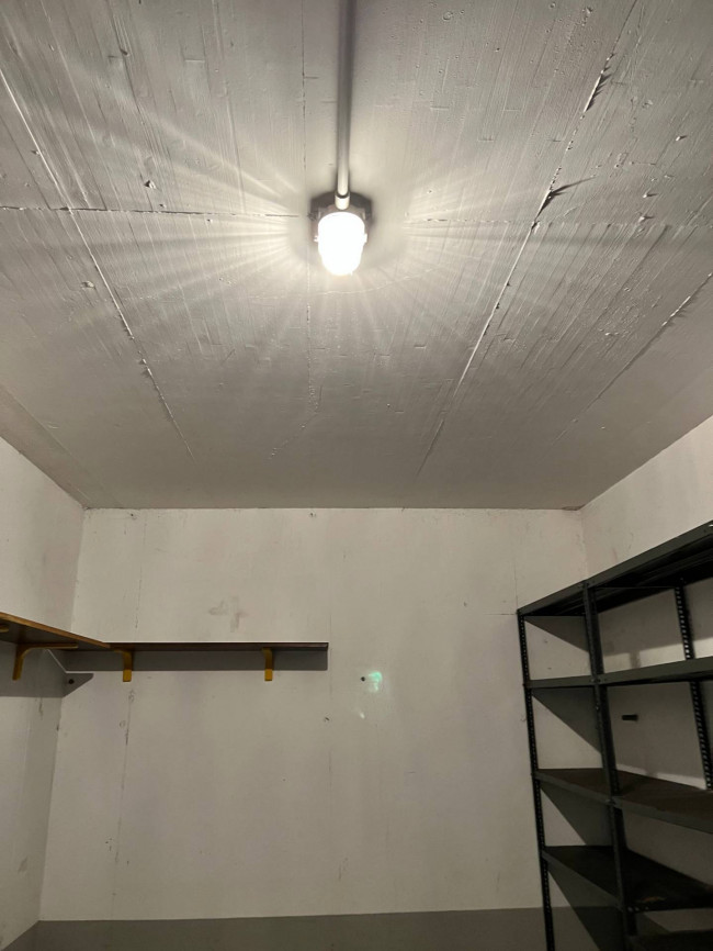 Box o garage in vendita a Savona