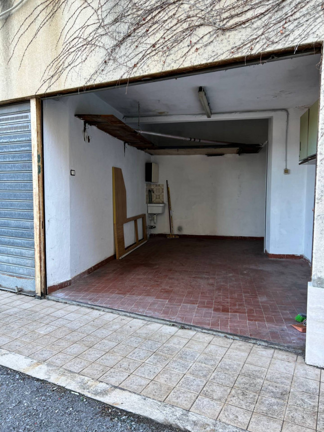 Box o garage in vendita a Savona