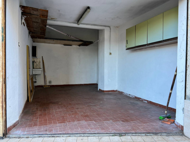 Box o garage in vendita a Savona